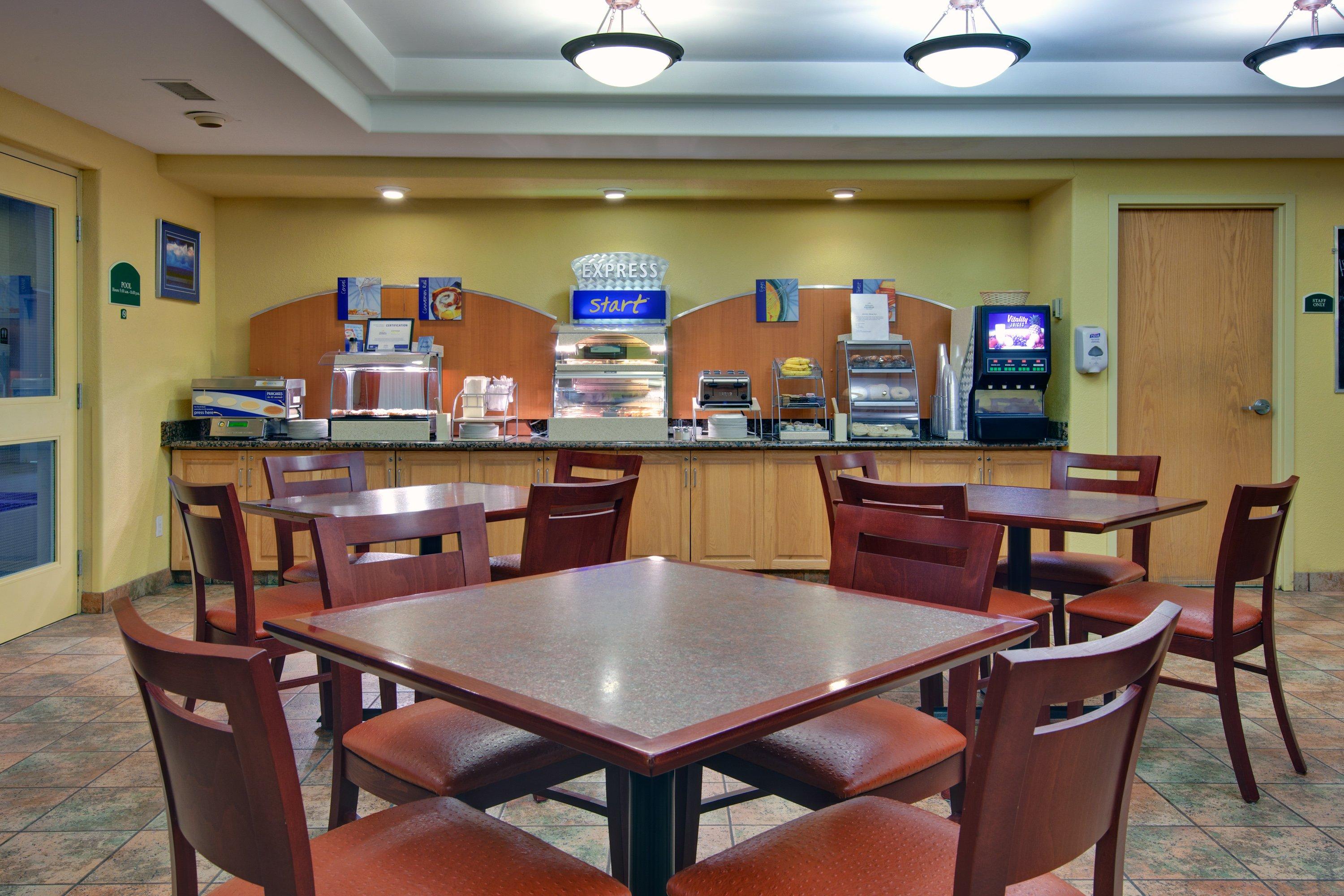 Holiday Inn Express Dryden By Ihg Exterior foto