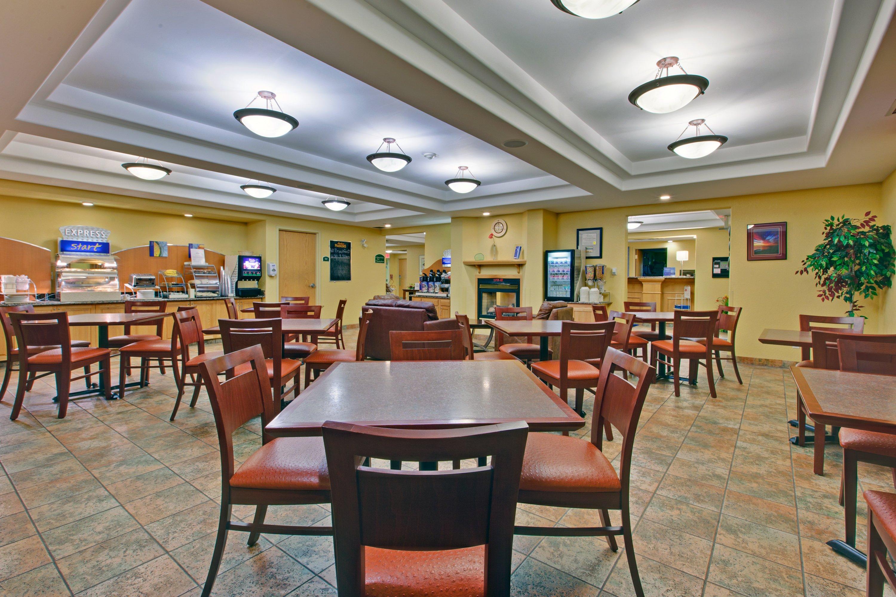 Holiday Inn Express Dryden By Ihg Exterior foto